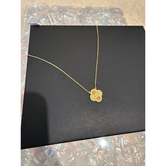 NWT Rachel Zoe Gold Flower Pendant Necklace - Picture 1 of 1